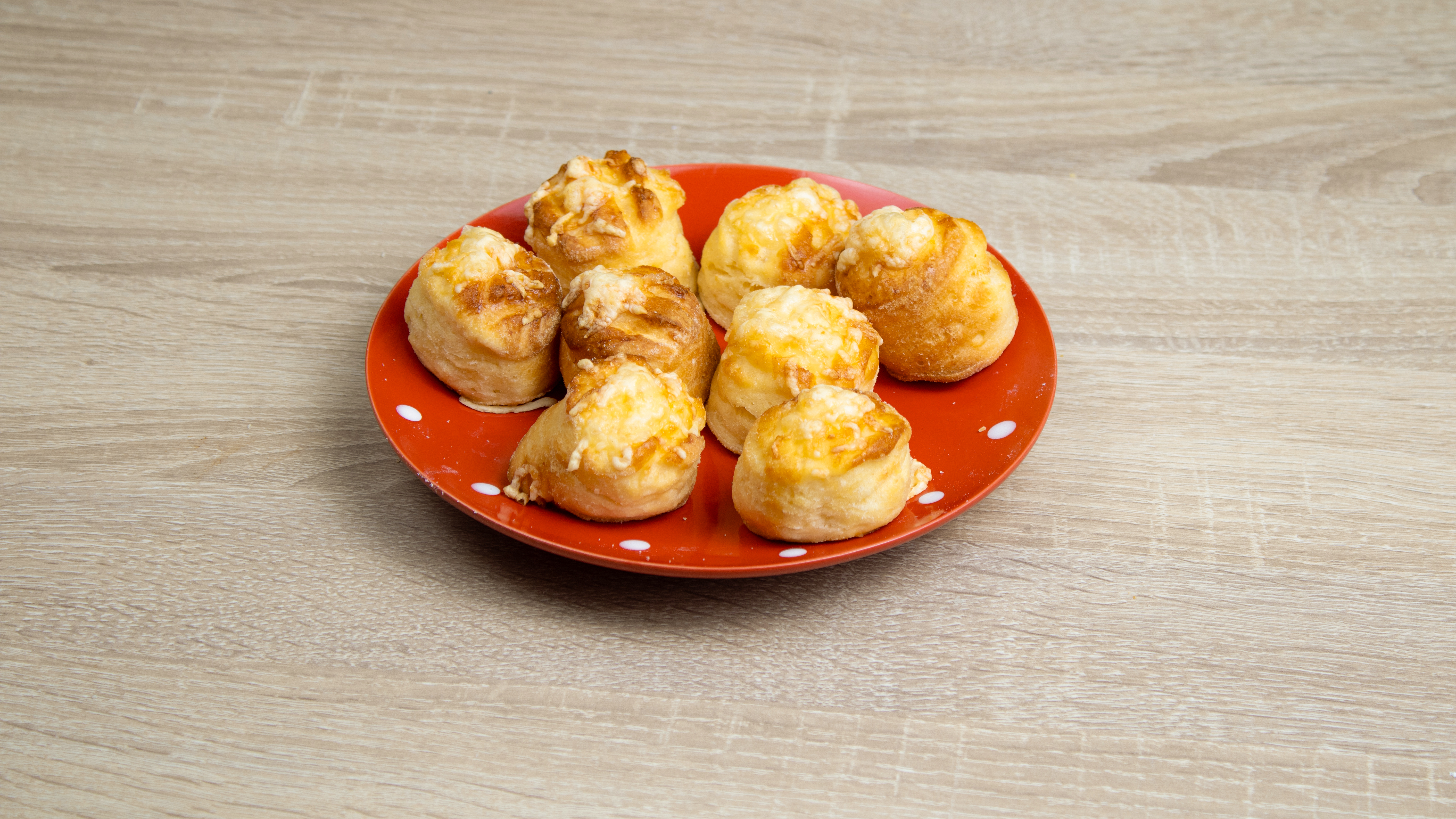 Pogácsa (tejfölös, sajtos, töpörtyűs)