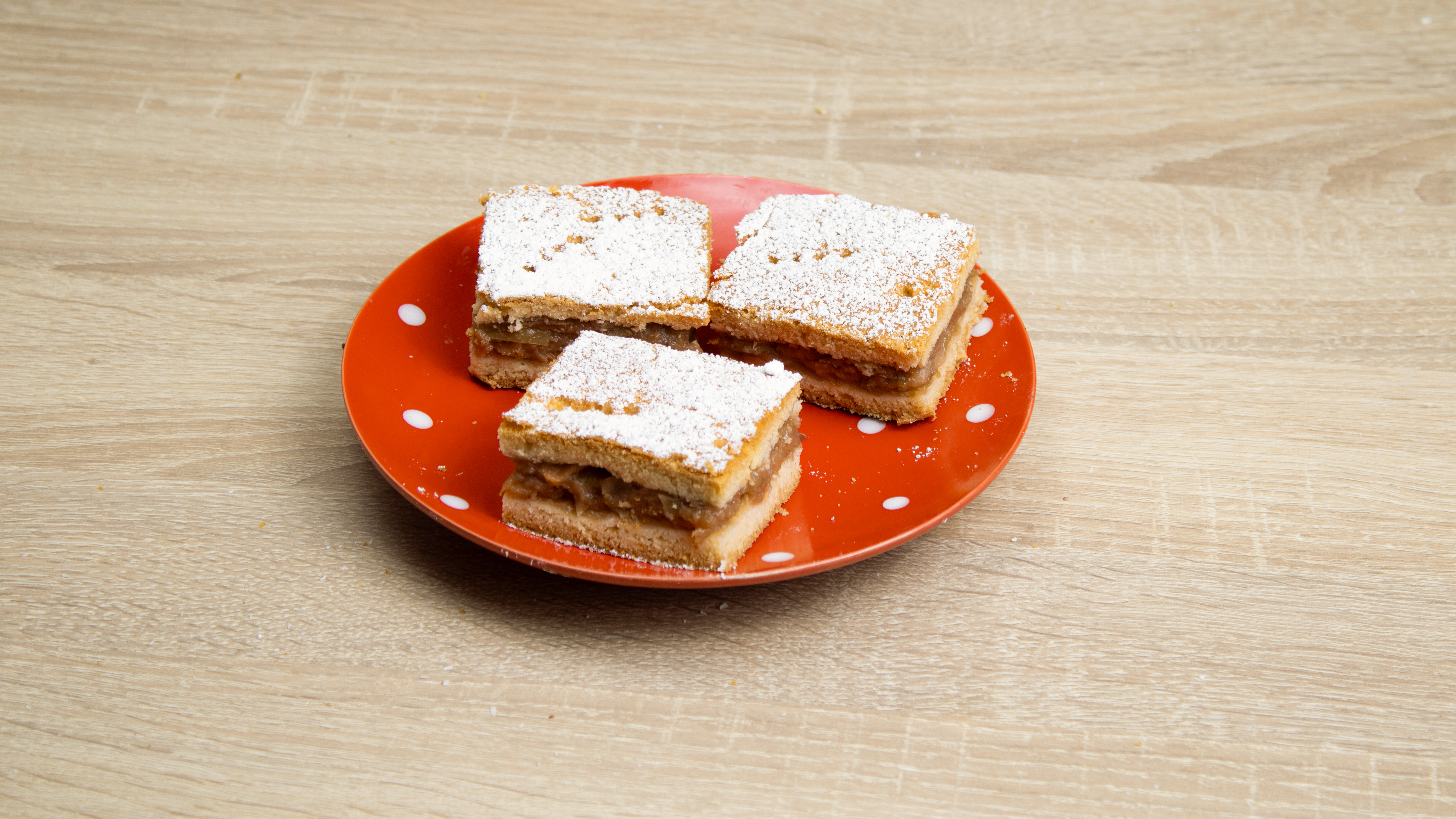 Almás / meggyes kocka